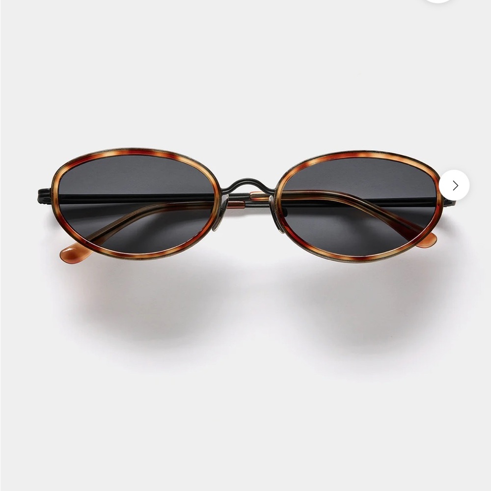 VEHLA Tortoise Shell Sunglasses